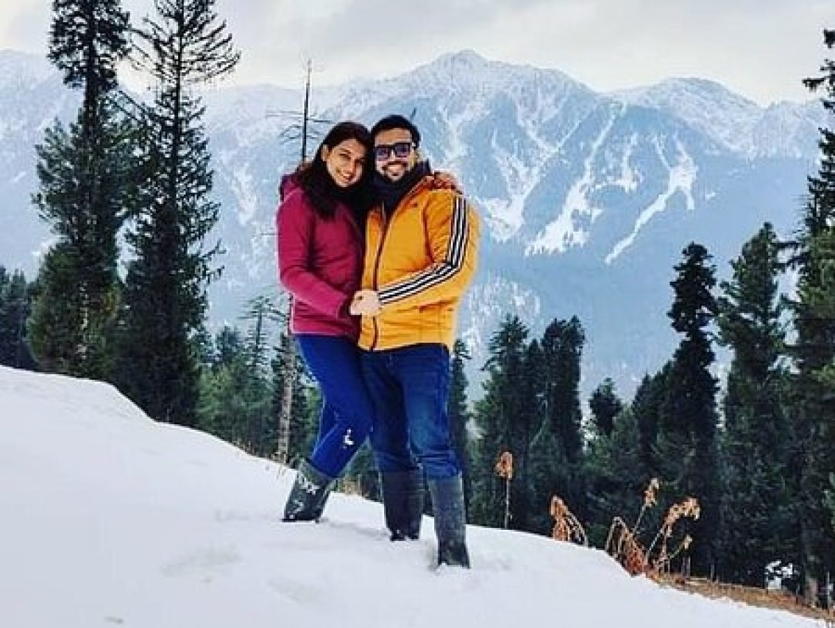 couple in kashmir